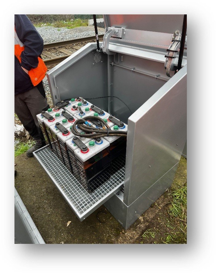 Battery string on the pull-out tray of an open AVAC shelter
